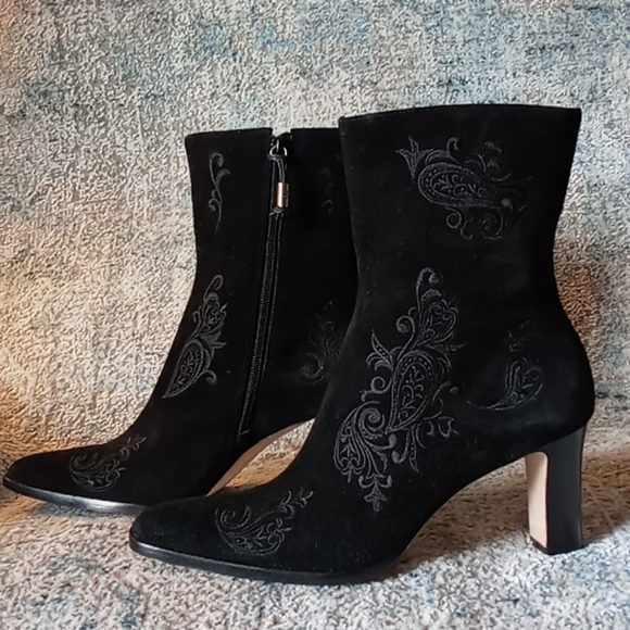 Ralph Lauren Genuine Leather Boots - Picture 4 of 4